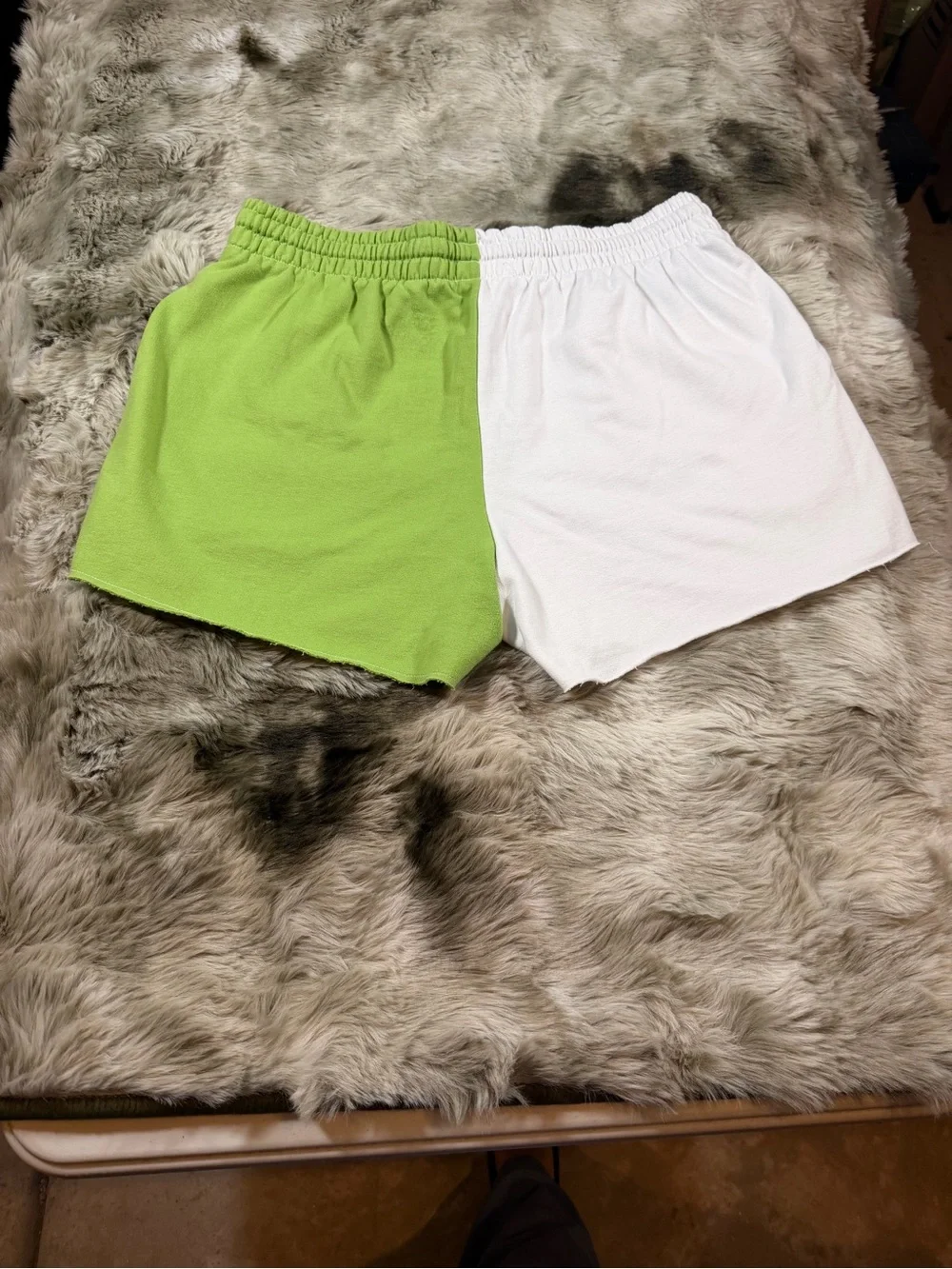 Universal Studio Super Nintendo Split-Panel Yoshi Egg Sweat Shorts - Adult 2XL